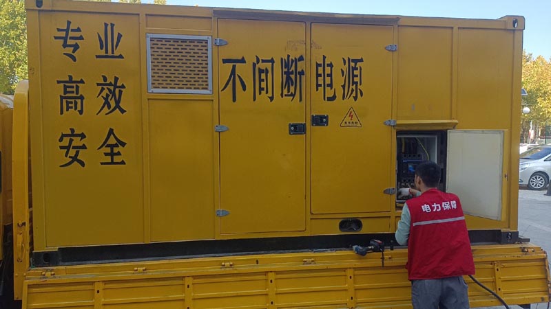 天祝柴油发电机组和UPS电源配合使用时，如何避免切换过程中的电力中断？